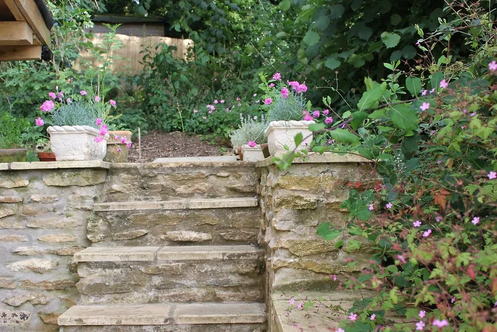 Pathways, Beachwood Cottage Bath Holiday home